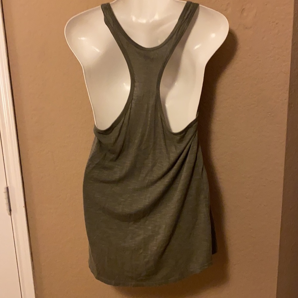 🎈Razorback tank top - Picture 2 of 2